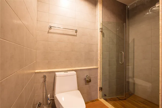 Shower room with WC